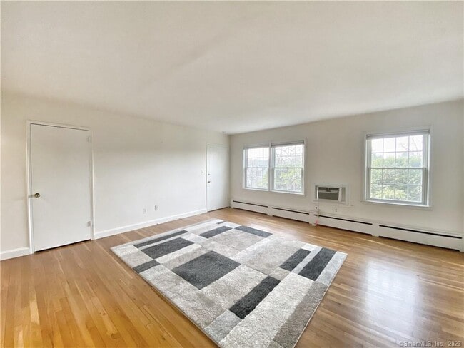 Building Photo - 196 Park St Unit 8