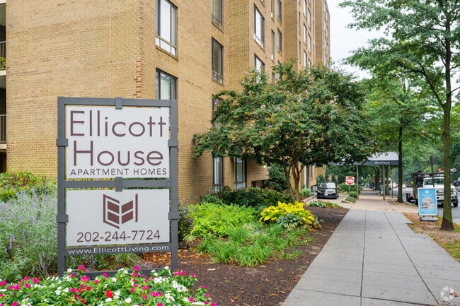 4849 Connecticut Ave NW