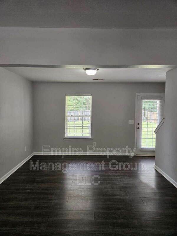 Photo - 216 Sunday Silence Ln