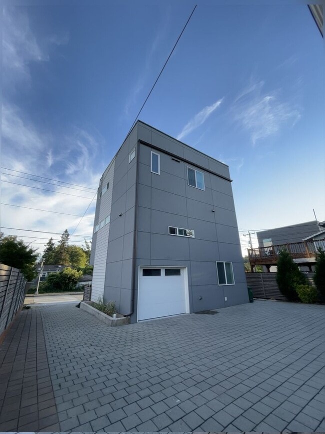 Photo - 3bd/3.25ba Seattle Home