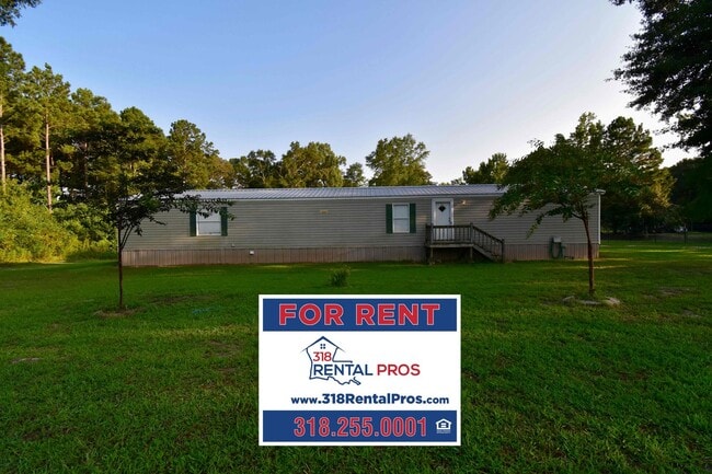 Building Photo - 3 Bedroom 2 Bath Mobile Home in Choudrant