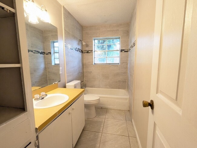 Photo - 236 Greenwood St