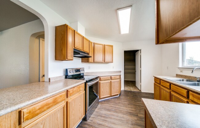 Photo - 8914 Kestrel Oak