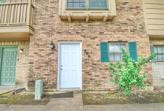 Building Photo - 806 N 62nd St