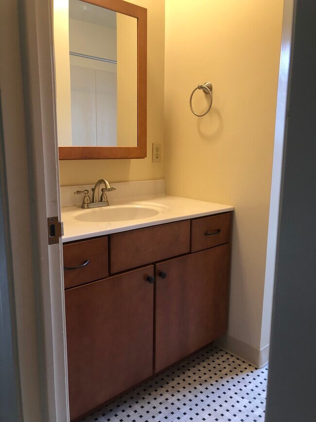 Photo - 1110 College Ave