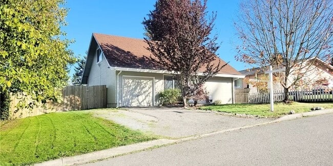 Building Photo - 4 Bedroom 2 Bath House For Rent Federal Way