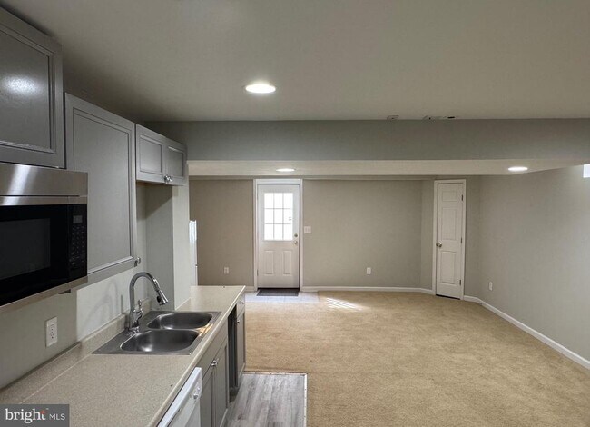 Photo - 29 Newbury Dr