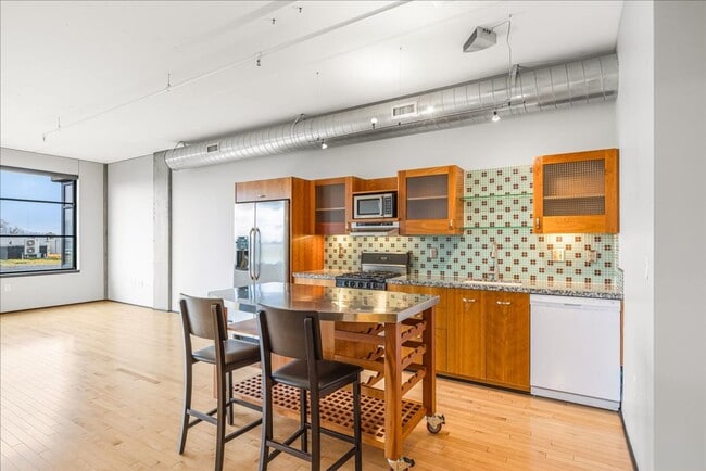 Building Photo - Modern Pearl District Condo – 1 Bedroom + ... Unit 909
