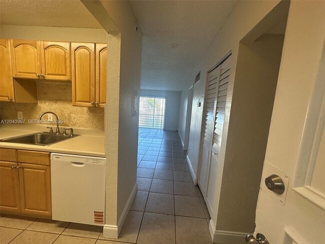 Photo - 2775 Taft St Unit 307
