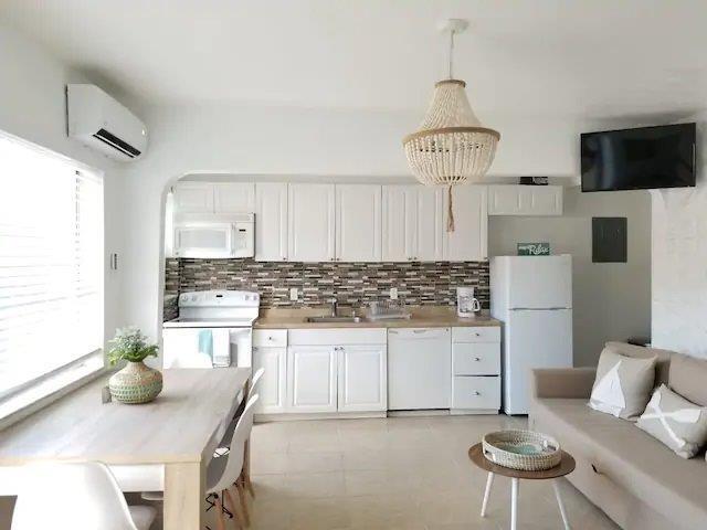 Photo - 1639 Hayes Street