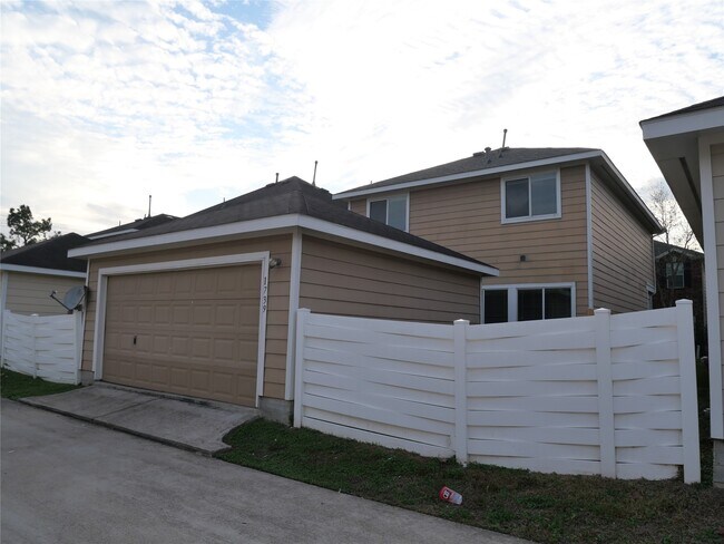 Photo - 1739 Nichole Woods Dr