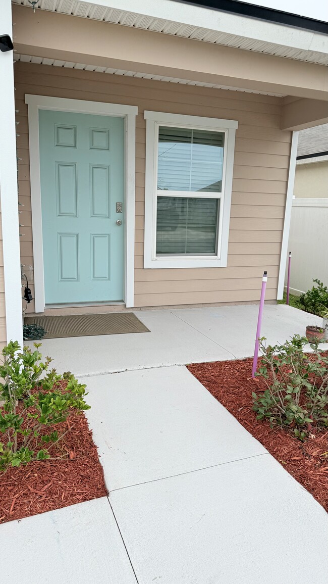 Photo - 16 Summerwood Rd S