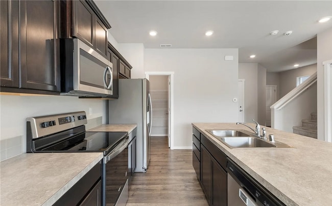 Photo - Spacious 4-Bed Home In Puyallup! Apply Today!