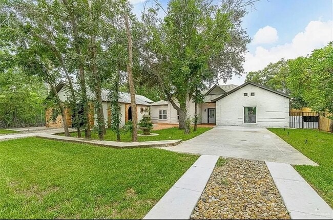 Building Photo - 4700 N Taylor Rd Rental