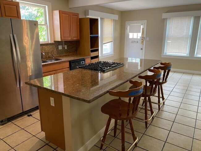 Photo - 818 E 30th St Unit 818 1/2 East 30th Street