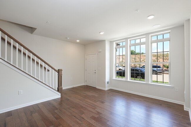 Photo - 93 Robeson St