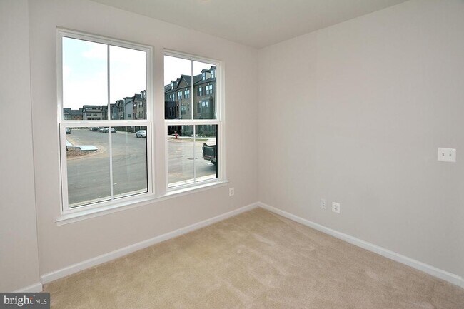 Photo - 43398 Apple Orch Sq