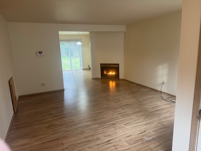 Photo - 9611 161st St E