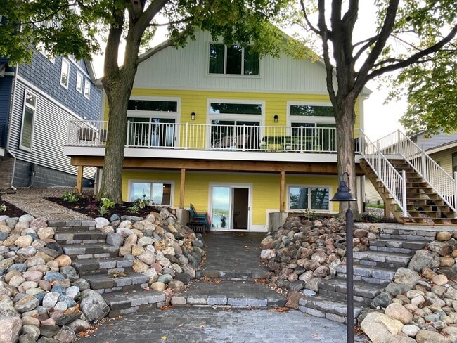 Photo - 121 N Mulberry St