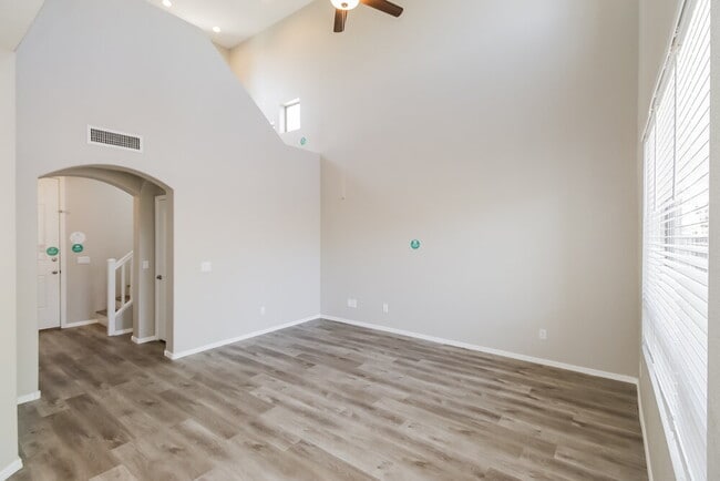 Photo - 1303 S Mansard