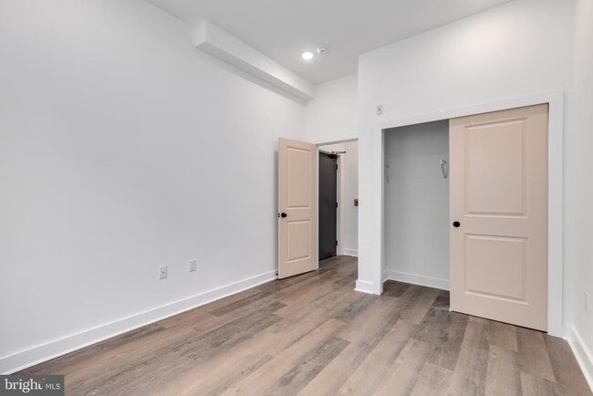 Photo - 927 N 42nd St