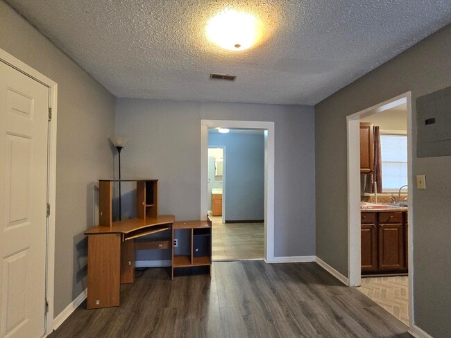 Photo - 776 Kenyon Ave