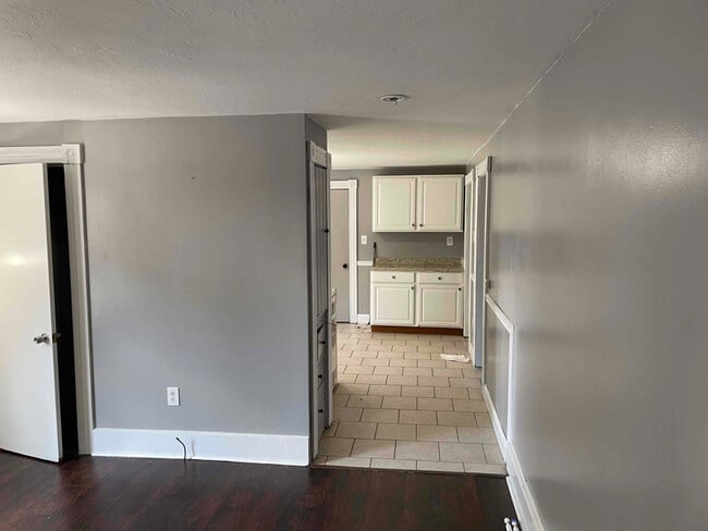 Building Photo - 69 Gage St Unit #1