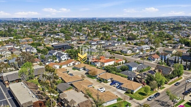 Photo - 186 E 21st St