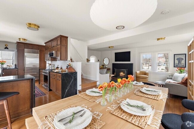 Building Photo - Fully Furnished Luxury Home – Just 3 Block...