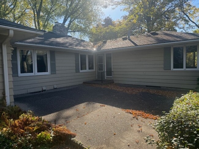 Photo - Amazing Home Next to Interlachen Golf Cour...