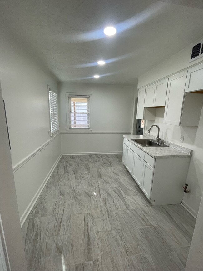 Photo - 1539 Wakefield Ave