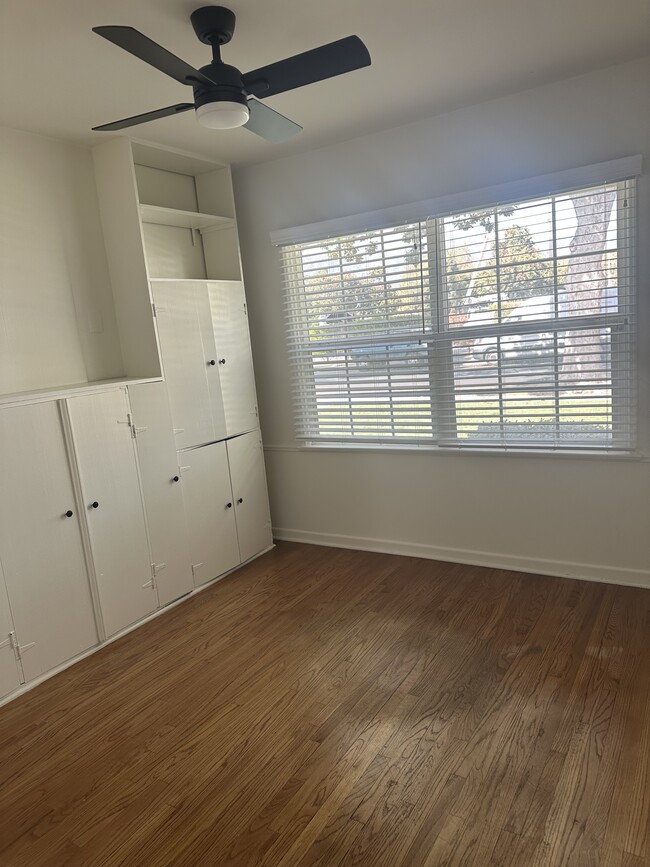 Photo - 229 N Griffith Park Dr