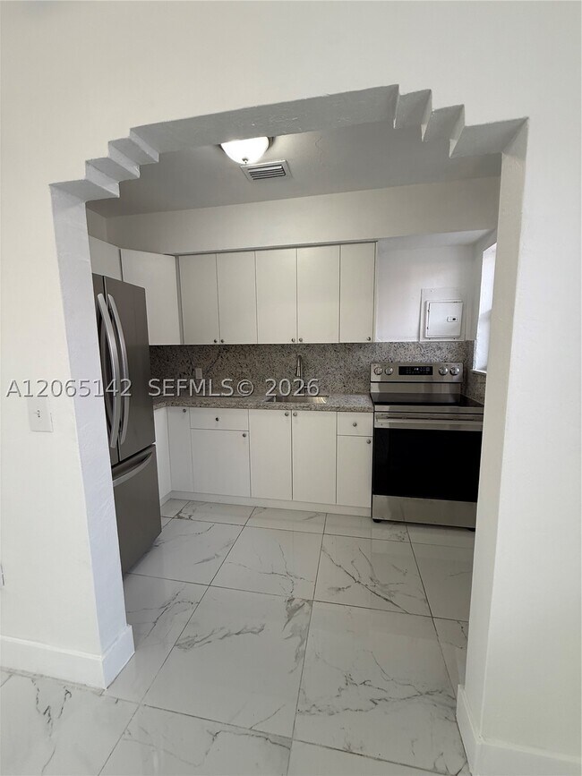 3177 SW 27th St Unit 3177