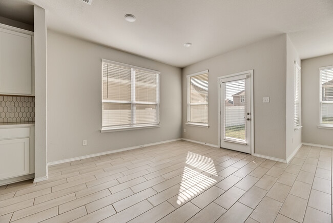 Photo - 5913 Hopkins Dr