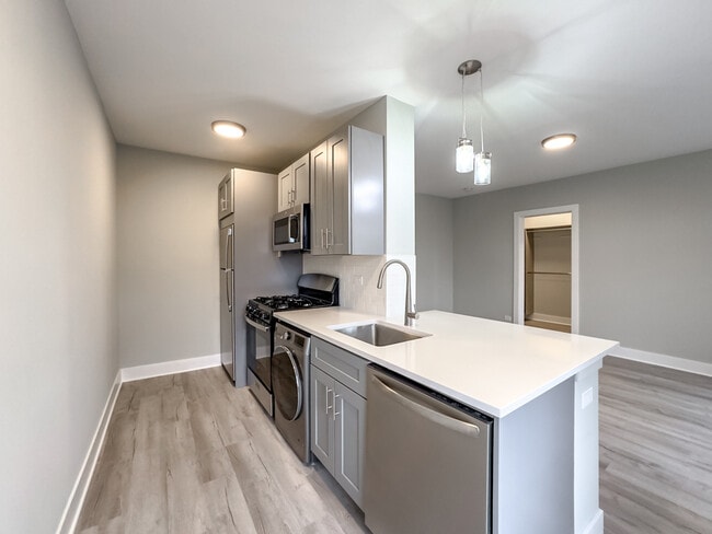 Building Photo - 385 Hazel Ave Unit J08P