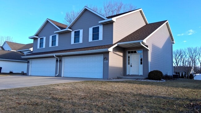 Building Photo - Rotherham: 151-153 East River Drive Duplex Unit 151 East River Drive