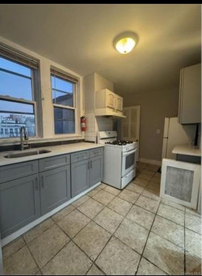 Building Photo - 212 Buena Vista Ave Unit 3F