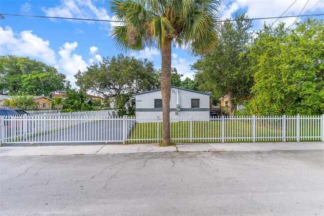 15100 NE 14th Ct