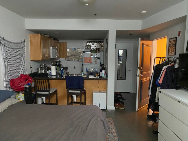 Photo - 20 Queensberry St Unit B