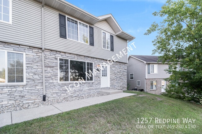 Photo - 1257 Redpine Way