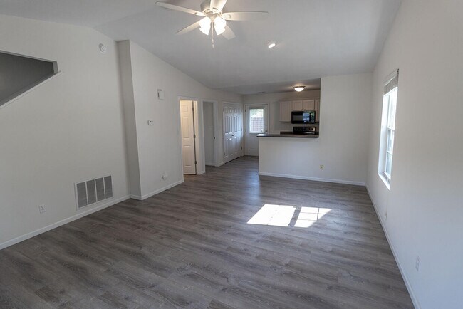 Photo - 3310 E St Charles Rd