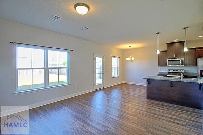 Photo - 106 Centennial Ct