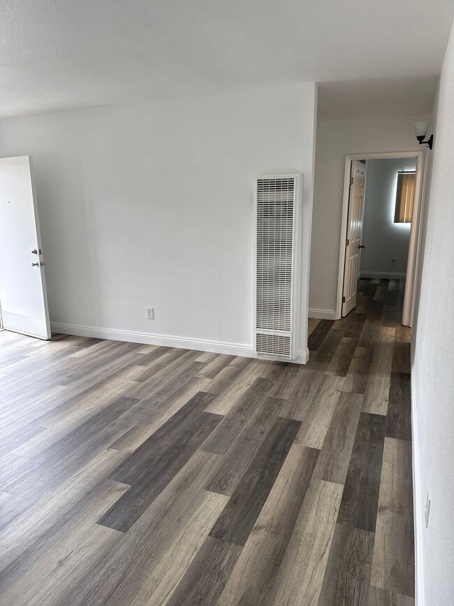 Photo - 4077 Oakcrest Dr Unit A