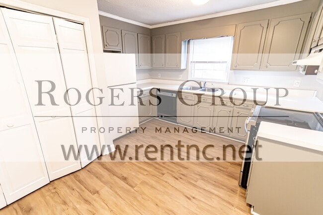 Photo - 1211 Anne St