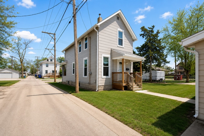 Photo - $1500 | 3 Bedroom 1 Bathroom | Two Story