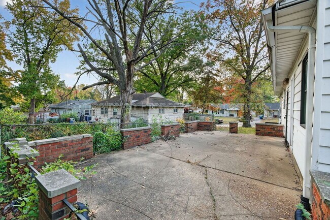 Photo - 1700 Dellwood Ct