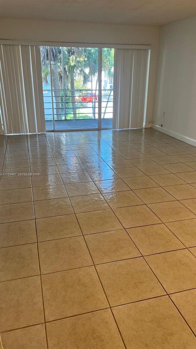 Photo - 4205 N University Dr Unit 203