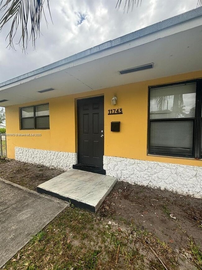 Building Photo - 11741 NE 14th Ave Unit 11743-11743 Rental