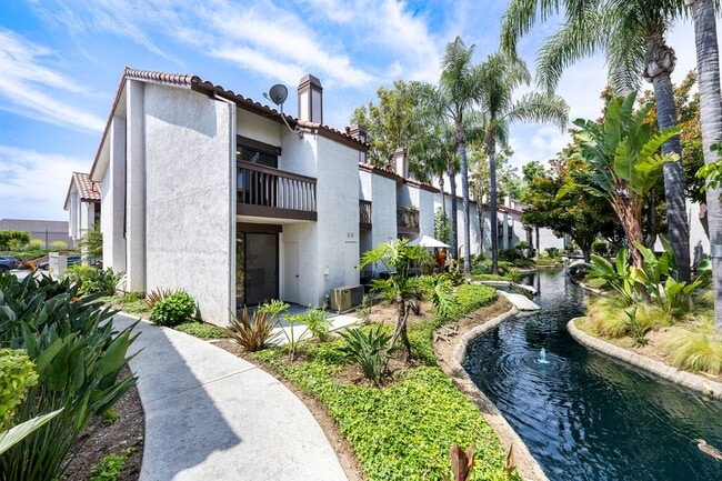 319 Molokai Dr
