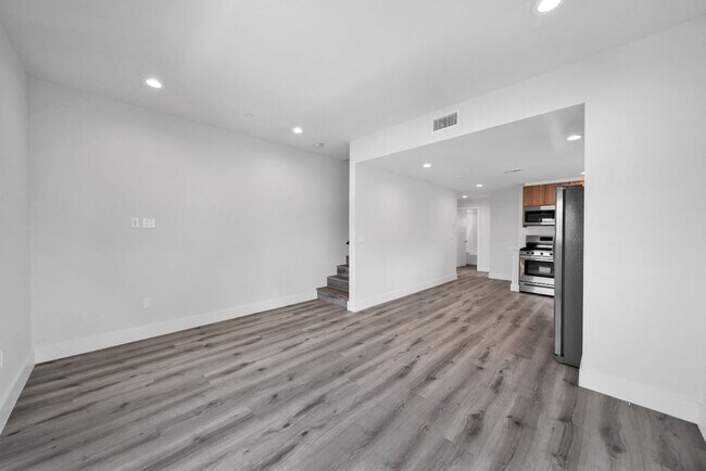 11516 Victory Blvd